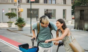 ILUSTRASI Ide Tempat Date di Bandung Bareng Doi/ Pexels/ Samson Katt