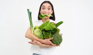 Viral di TikTok Mengonsumsi Sayuran Mentah Pakai Mustard, Ini Manfaatnya untuk Kesehatan