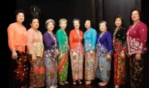 8 Rekomendasi Baju Adat Indonesia yang Cocok Kamu Pakai untuk 17 Agustusan