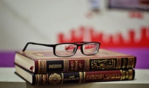 Membedah Perbedaan Antara Fiqih dan Ushul Fiqih