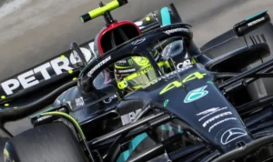 Lewis Hamilton dan Russell Resmi Perpanjang Kontrak dengan Tim Mercerdes Hingga Tahun 2025
