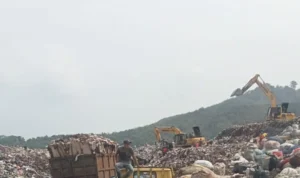 Ritase Sampah Kota Bandung ke TPA Sarimukti Bertambah Jatah ritase sampah Kota Bandung ke TPA Sarimukti per 12-26 September 2023 bertambah.