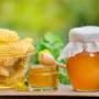 Ilustrasi madu asli yang kadang orang susah untuk membedakan dengan yang campuran. (freepik)