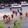 Tangkapan layar video bentrok diduga antara supporter Persib dan Persija yang terjadi di Bekasi, pada Sabtu (2/9) Sore. (instagram @bekasikekinian)