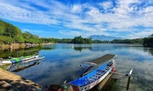 Pemandangan alam di Situ Gede, salah satu wisata favorit di TAsikmalaya. (tripadvisor)