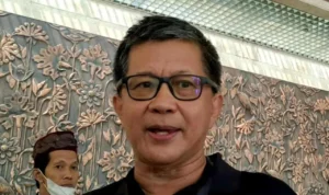 Rocky Gerung Dicecar 40 Pertanyaan oleh Bareskrim Polri Rocky Gerung Dicecar 40 Pertanyaan oleh Bareskrim Polri