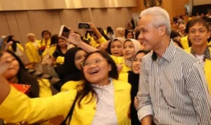 Ganjar ditanya Mahasiswa UI Tentang Argumenya yang Mengaku sebagai Kader Partai
