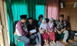 Pemprov Jabar Bersimpati Atas Kisah Pilu Amel, Bocah SD yang Urus Adik dan Kakeknya