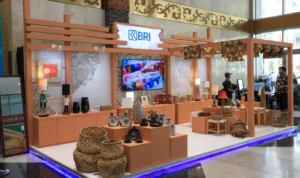 BRI Antarkan UMKM Binaan Naik Kelas Lewat Pameran Kriyanusa 2023 Dalam ajang Pameran Kriyanusa 2023 berbagai produk UMKM binaan BRI banyak yang menarik perhatian pengunjung karena memiliki kualitas ekspor