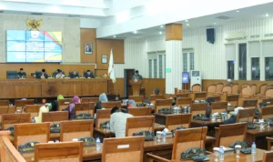 Rapat APBD Kota Cimahi di Ruang Sidang Paripurna DPRD. Jabar Ekspres/Firman.