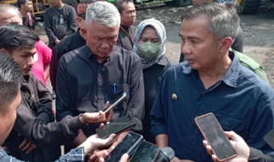 Pj Gubernur Jabar, Bey Triadi Machmudin (kanan). Jabar Ekspres/Sandi Nugraha.