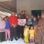 PEDULI WARGA: Anggota Komisi I DPR RI Mayjen TNI (p) TB Hasanuddin kembali memberikan bantuan perbaikan Rutilahu untuk dua  keluarga di Desa Karya Mukti Kecamatan Panyingkiran Majalengka.