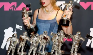 Daftar Pemenang VMAs 2023, Taylor Swift Borong 9 Awards!
