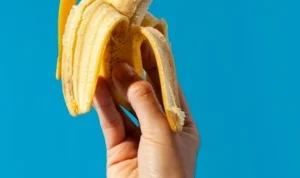 Parafimosis, yang juga dikenal sebagai 'Sunat Jin,' mungkin masih belum banyak diketahui oleh masyarakat. Namun, kelainan penis ini termasuk dalam golongan darurat medis dan memerlukan penanganan segera.