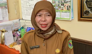 Kepala Sekolah SMPN 2 Bojongsoang, Euis Hasanah buka suara soal video viral perkelahian siswanya. Jabar Ekspres/Agi.