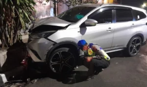 Kondisi laka lantas di Jalan Astana Anyar-Sudirman, Kecamatan Astana Anyar, Kota Bandung. (Dok: Kanit Gakkum Satlantas Polrestabes Bandung, Iput Arif Saepul Haris for Jabar Ekspres)