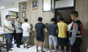 Polisi meringkus 5 anggota geng motor yang viral di Rancaekek. Dok. Humas Polsek Rancaekek.