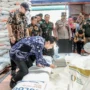 Pemkab Ciamis melalui Wabup Yana D Putra melepas 1.922 ton bantuan pangan beras tahap ke-2 pada Kamis, 21 September 2023. Jabar Ekspres/Cecep Herdi.