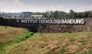 6 Kampus di Bandung yang Bikin Mahasiswa Lebih Cepat Lulus Tanpa Ribet Skripsi!