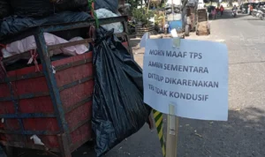 Ist. Sampah di Bandung Raya Semakin Menumpuk Pasca Kebakaran di TPAS Sarimukti. Jabar Ekspres/ Sandi Nugraha.