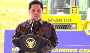 Ketum PSSI, Erick Thohir mengungkapkan masa depan sepak bola di Indonesia seiring pembangunan Ibu Kota Nusantara (IKN). ANTARA/Youtube Sekretariat Presiden/pri.