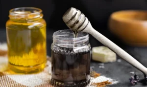 5 Manfaat Madu Hitam untuk Wajah yang Wajib Diketahui!