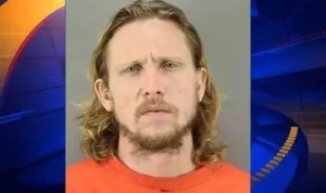 Pelaku Pembunuhan bule Amerika terhadap mertuanya di Kota Banjar, Jawa Barat ternyata wajahnya mirip dengan yang diberitakan oleh media asing Fox2 KTVU.
