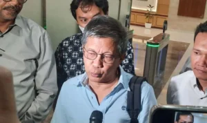 Pengamat politik, Rocky Gerung kembali dimintai klarifikasi oleh penyidik terkait dugaan ujaran kebencian. ANTARA/Laily Rahmawaty/aa.