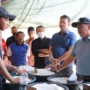 Pj Bupati Bandung Barat Arsan Latif saat meninjau ketersediaan dan harga beras di Pasar Curug Agung Padalarang. Jumat, 29 September 2023. Jabar Ekspres/Suwitno.