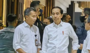 Pj Gubernur Jawa Barat, Bey Machmudin membantah dirinya ditunjuk untuk menggantikan Ridwan Kamil gegara dekat dengan Presiden Jokowi. ANTARA/Gilang Galiartha.