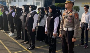 Gelar Police Goes To School,Polres Metro Depok Harapkan Bisa Tekan Angka Kecelakaan Polres Metro Depok berikan bekal Safety Reading dalam acara Police Goes To School di SMP/SMA Bintara pada Senin, 4 September 2023. (Dok. Istimewa)