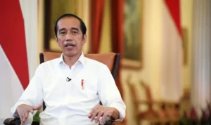 Presiden Jokowi memberikan tanggapan soal isu penganiayaan oleh seorang Menteri pada saat rapat terbatas di Istana. Dok. Sekretariat Presiden.