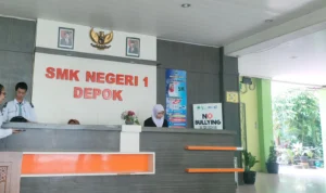 SMKN 1 Depok buka suara soal pungutan Rp2,8 juta kepada setiap siswa untuk kebutuhan sekolah yang tak terpenuhi dari BOS. Jabar Ekspres/Rubiakto.