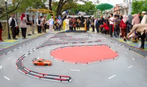 Sirkuit Remote Control (RC), salah satu trase tematik baru di Skywalk Cihampelas