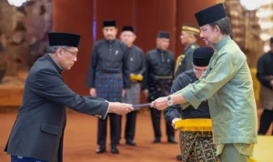 Ambassador Ubaedillah Hands Over Credentials to Sultan of Brunei