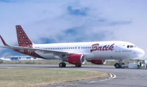 Viral di media sosial insiden lampu dan AC pesawat padam saat mendarat hingga pihak manajemen Batik Air pun meminta maaf. Instagram/@batikair.