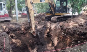 Wakil Ketua Komisi C DPRD Kota Bandung Agus Gunawan menolak keputusan Pemkot terkait Taman Tegallega menjadi kuburan sampah. Jabar Ekspres/Hendrik Muchlison.