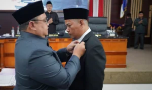 Syafei Resmi Dilantik Gantikan Dodi Setiawan sebagai Anggota DPRD Kota Bogor Syafei Resmi Dilantik Gantikan Dodi Setiawan sebagai Anggota DPRD Kota Bogor