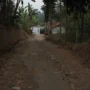Jalanan rusak di Cimenyan, salah satu calon kecamatan di Kabupaten Bandung Timur