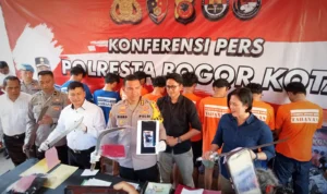 Polresta Bogor Amankan 8 Pelaku Tawuran Beserta Sajam