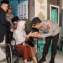 Kerjasama Dengan Baznas, Polres Cirebon Kota Serahkan Kursi Roda Kepada Masyarakat