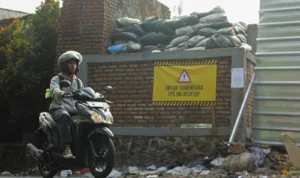 Terjadi penumpukan sampah di Tempas Pembuangan Sampah Sementara (TPS) Cijambe, Kota Bandung. (Pandu/Jabarekspres)
