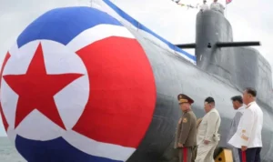 Peluncuran Kapal Selam Tenaga Nuklir Milik Korea Utara Peluncuran Kapal Selam Tenaga Nuklir Milik Korea Utara