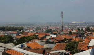 Pemukiman padat penduduk kawasan di wilayah Timur, Kabupaten Bandung. Berdasarkan PP No. 129 Tahun 2000, jumlah penduduk menjadi salah satu syarat pemekaran Daerah Otonom Baru. (Pandu Muslim/Jabar Ekspres)