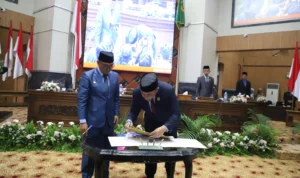 Sahkan Perda Pajak dan Retribusi Daerah, DPRD Bogor Harap Kinerja Sektor Pendapatan Meningkat Sahkan Perda Pajak dan Retribusi Daerah, DPRD Bogor Harap Kinerja Sektor Pendapatan Meningkat