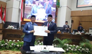 DPRD dan Pemkab Bogor Teken Nota Kesepatan APBD Perubahan 2023 Rp9,72 Triliun DPRD dan Pemkab Bogor Teken Nota Kesepatan APBD Perubahan 2023 Rp9,72 Triliun