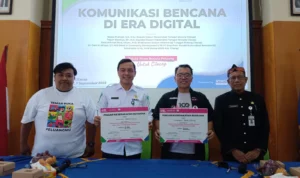 Kolaborasi Smartfren dan BMKG Cilacap dalam Program Edukasi Komunikasi Bencana untuk Generasi Muda di Cilacap Kolaborasi Smartfren dan BMKG Cilacap dalam Program Edukasi Komunikasi Bencana untuk Generasi Muda di Cilacap