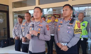 Pengendara Motor Tewas di TKP, Polisi Dalami Laka Lantas Akibat Kabel Optik yang Melintang di Muhammad Toha Bandung Kepolisian Terus Dalami Tewasnya Pengendara Motor yang Jatuh Akibat Kabel Optik Yang Melintang. Foto Agi Jabar Ekspres