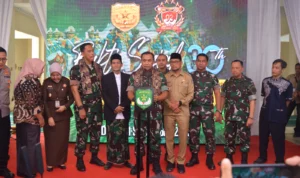 Kunjungan Baksos ke Masjid, Kodam Jaya Sumbang 315 Meter Persegi Keramik Kunjungan Baksos ke Masjid, Kodam Jaya Sumbang 315 Meter Persegi Keramik