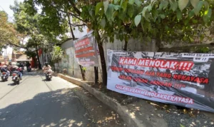 Pelaku UMKM di Jalan Lurah Tolak Rekayasa Lalu Lintas Oleh Dishub Kota Cimahi, Ini Alasannya!